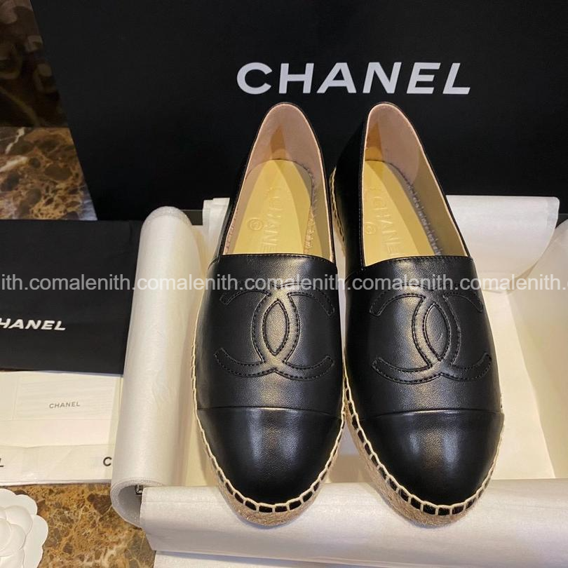 Black lambskin fisherman shoes